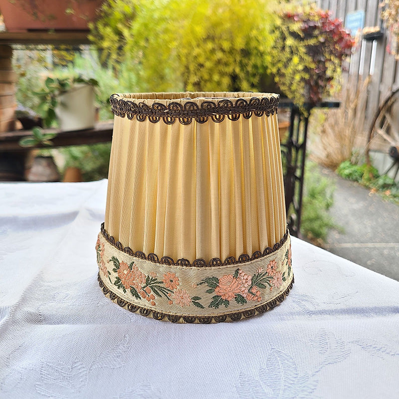 花柄トリム付きランプシェード イエローベージュ 布製 フランス