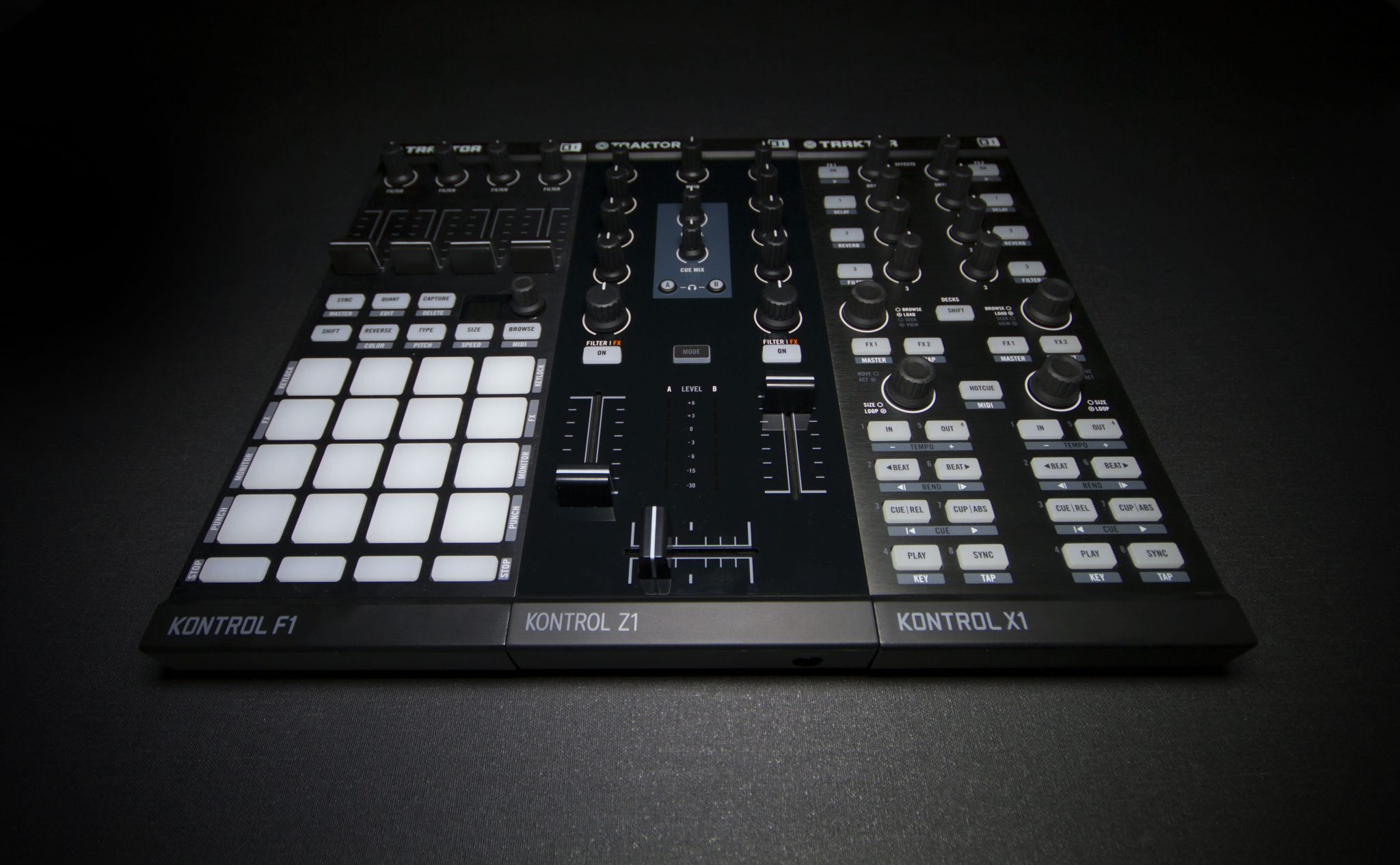 Traktor Kontrol Z1 — Unboxing and first impressions