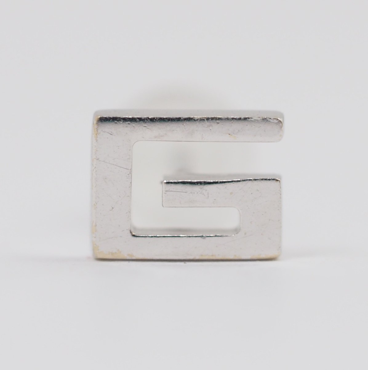 GUCCI グッチ Gロゴ 750 K18WG ホワイトゴールド 片耳用ピアス