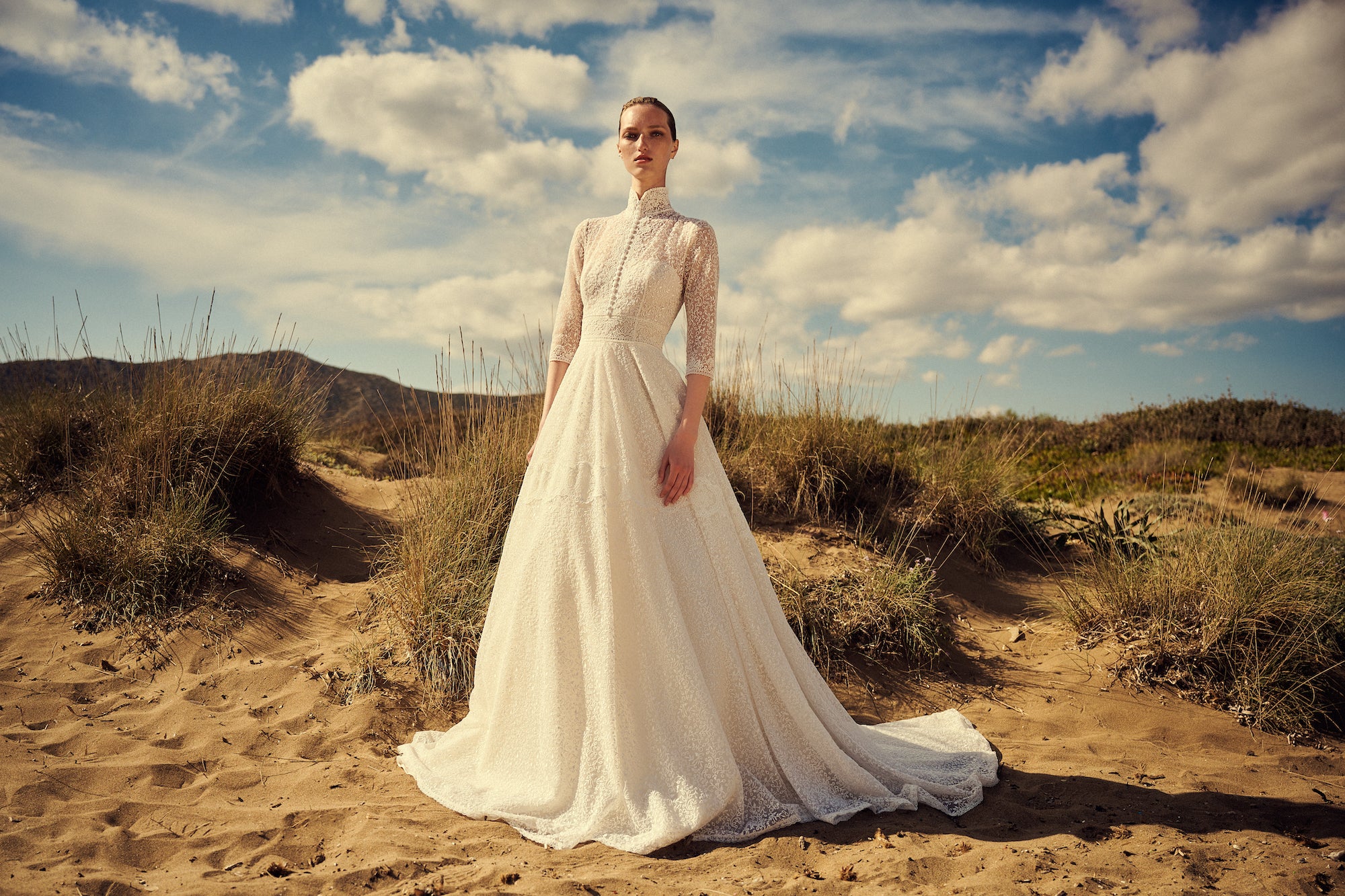 Evanthia｜ウェディングドレス、ブランドドレスのレンタルならザ