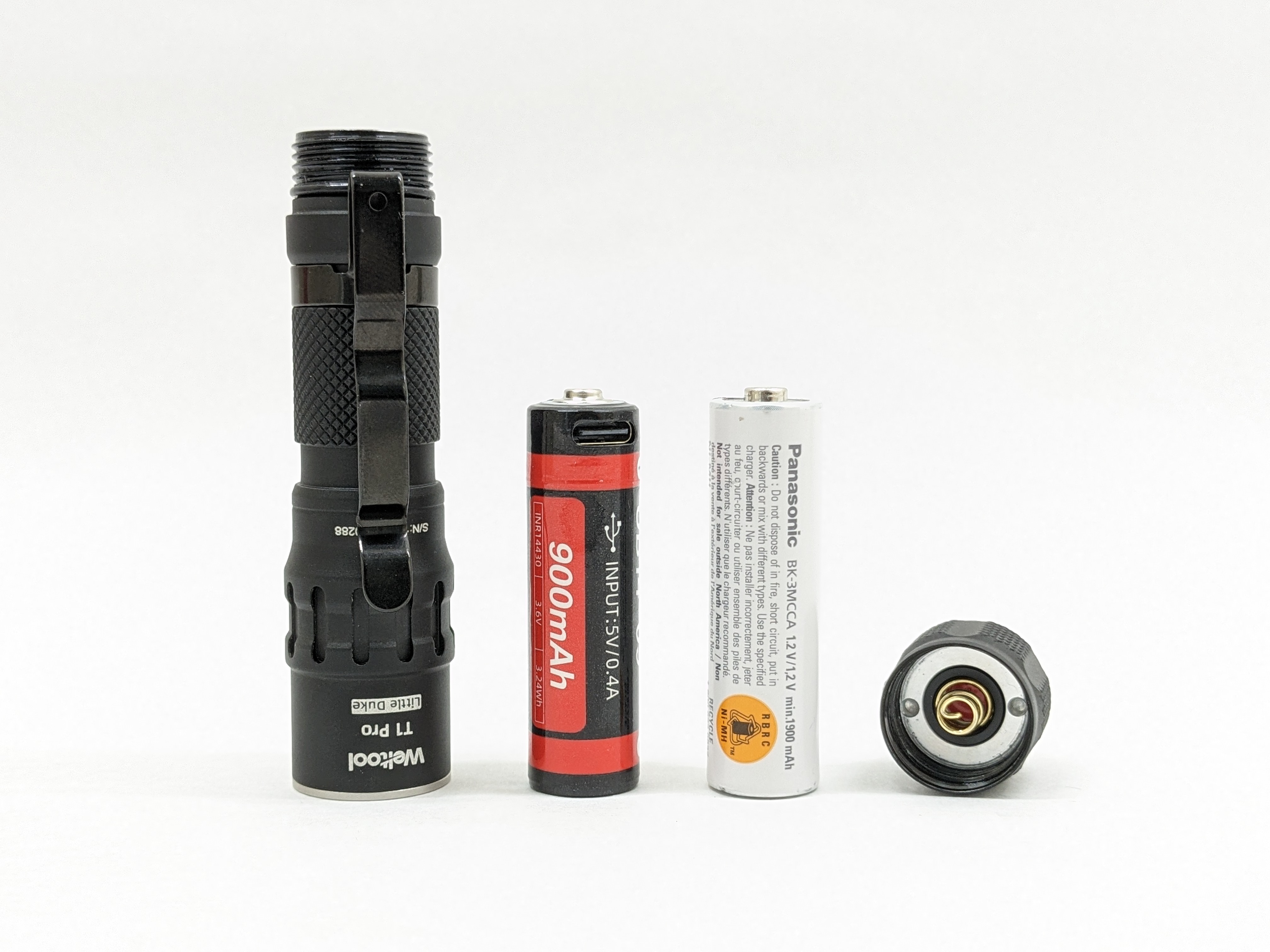 Weltool T1 Pro V2 Review – Wildly Throwy AA/14500 EDC Light