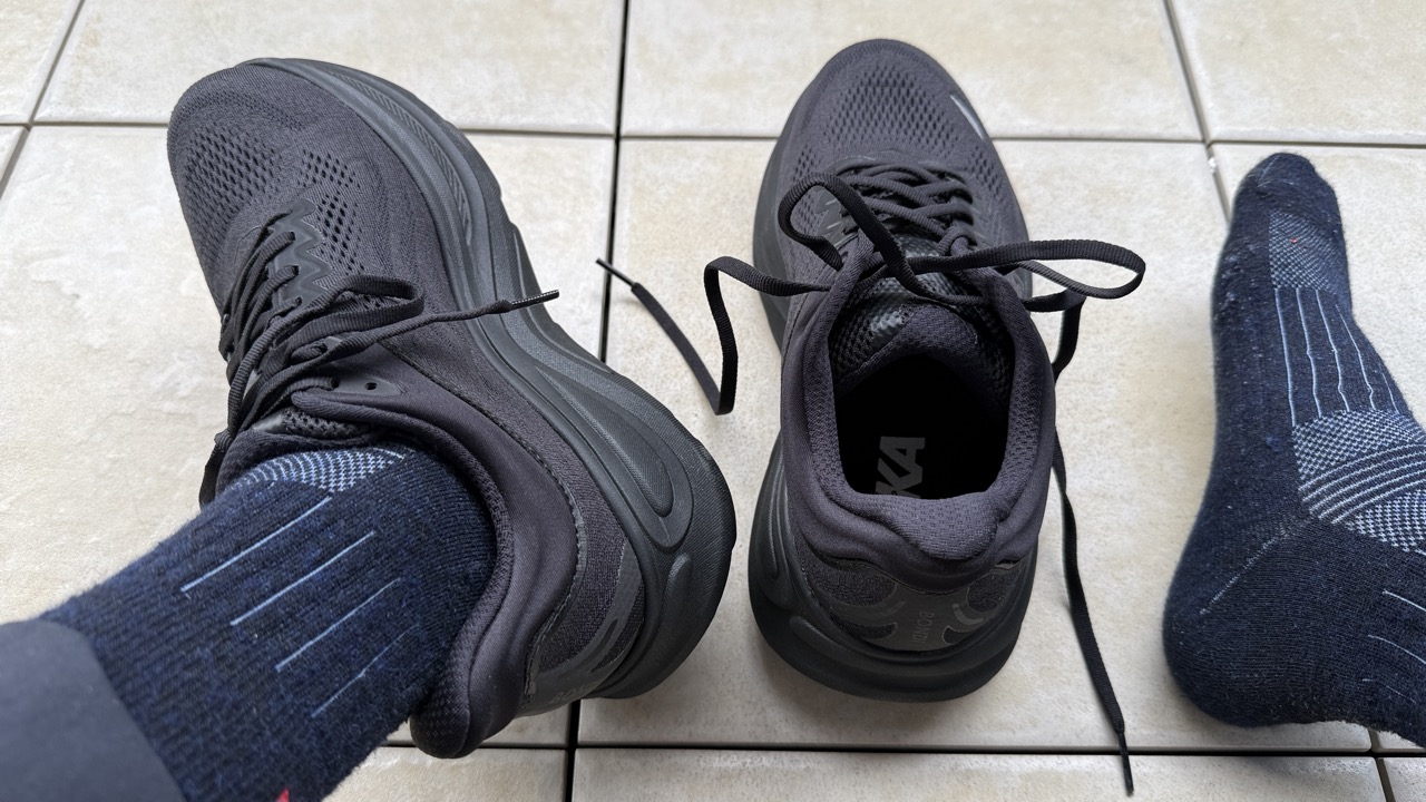 レビュー】Hoka ボンダイ9：期待外れ。クリフトンの方が好き｜ともらん！