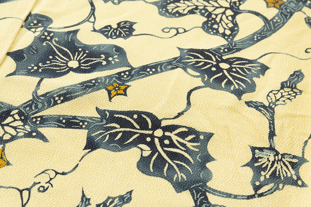 国画会会員 小島悳次郎作 縮緬 型絵染 小紋地 「瓜唐草紋」 未仕立て品