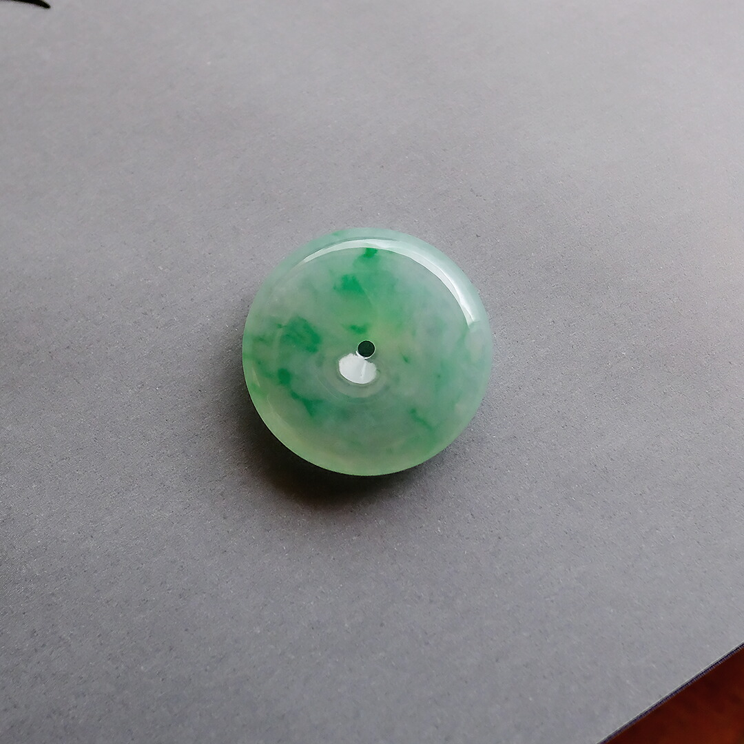 楽天市場】翡翠 (ヒスイ)玉璧ペンダントトップ 『ETERNAL