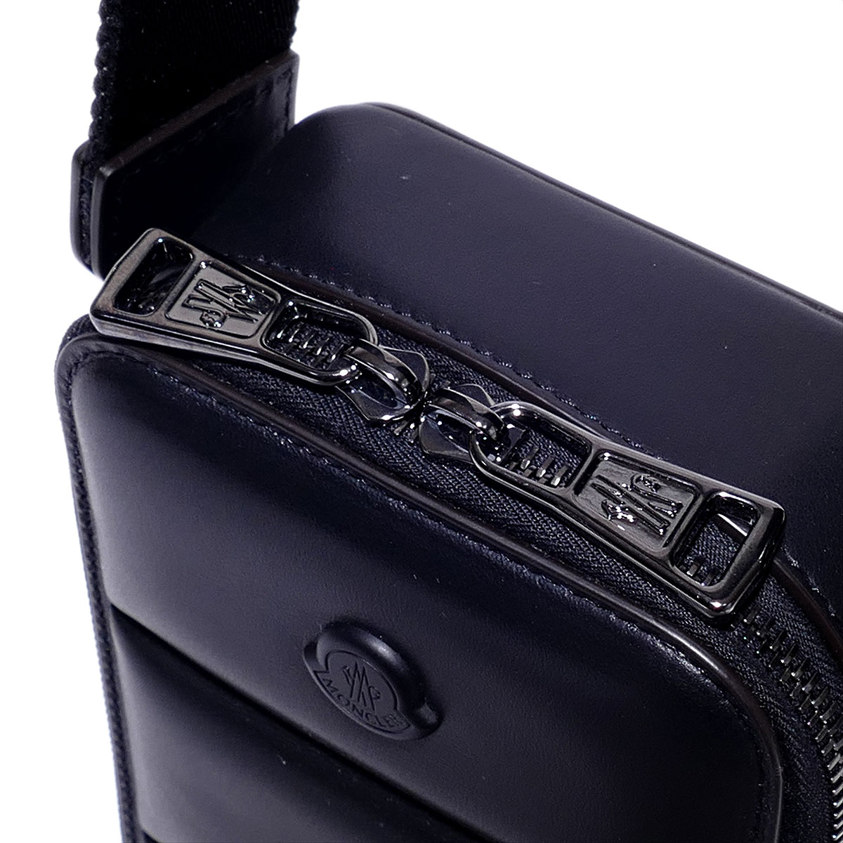 楽天市場】モンクレール 本革クロスボディバッグ 5L00002 999ブラック