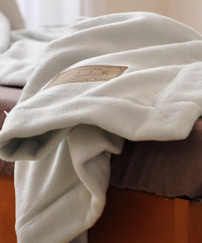 楽天市場】シルク毛布 西川リビング 最高級シルク毛布 絹100