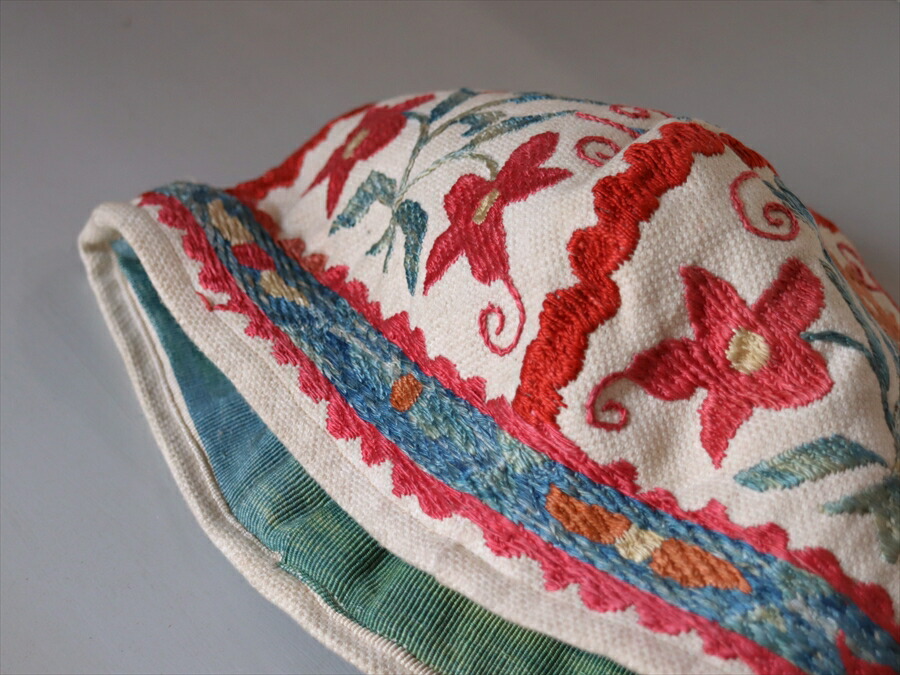 楽天市場】【15%OFFクーポン対象】スザニ刺繍の帽子 キャップ四面