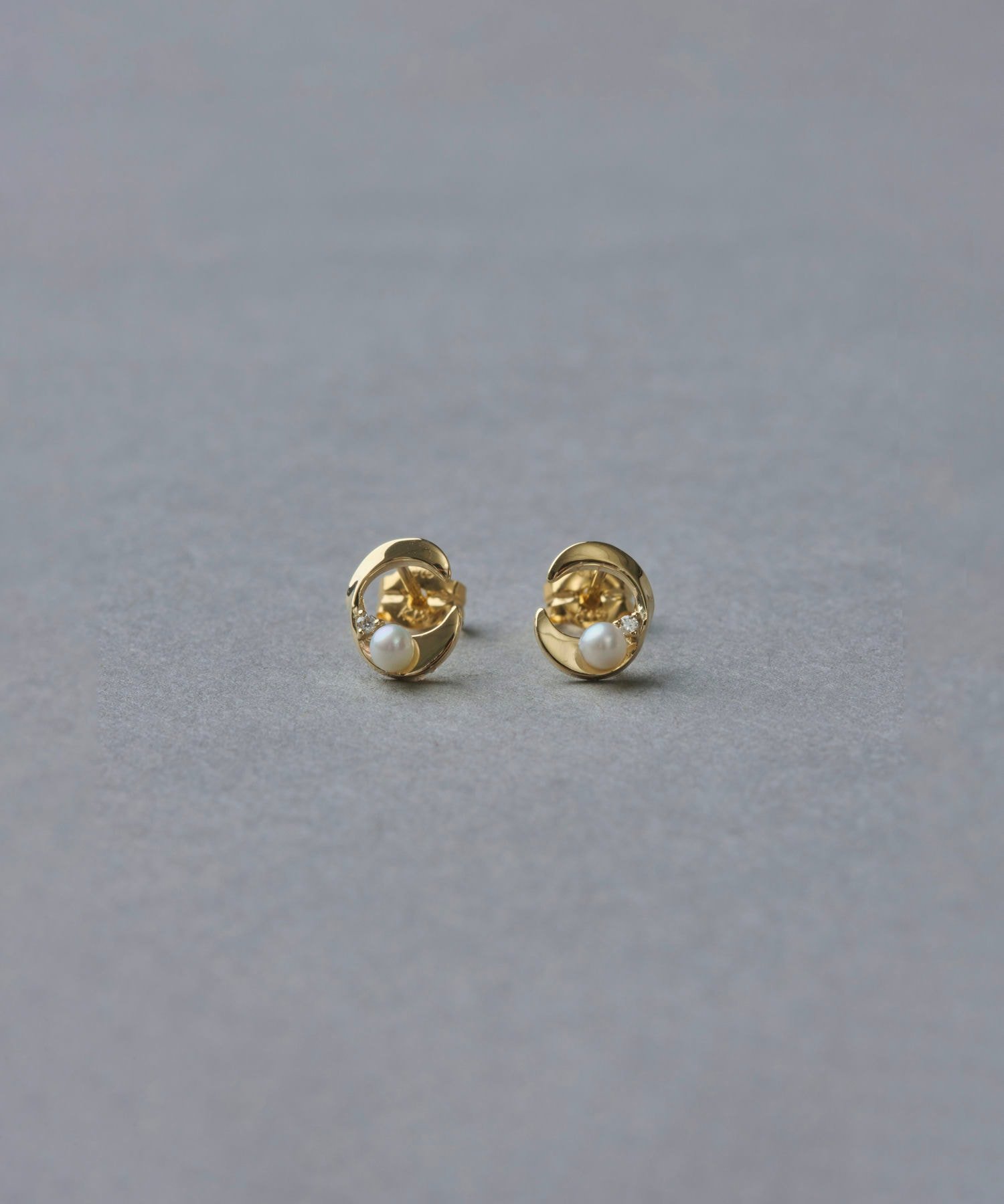 ete｜K18YG クレール トライアングルカット ピアス | Rakuten Fashion