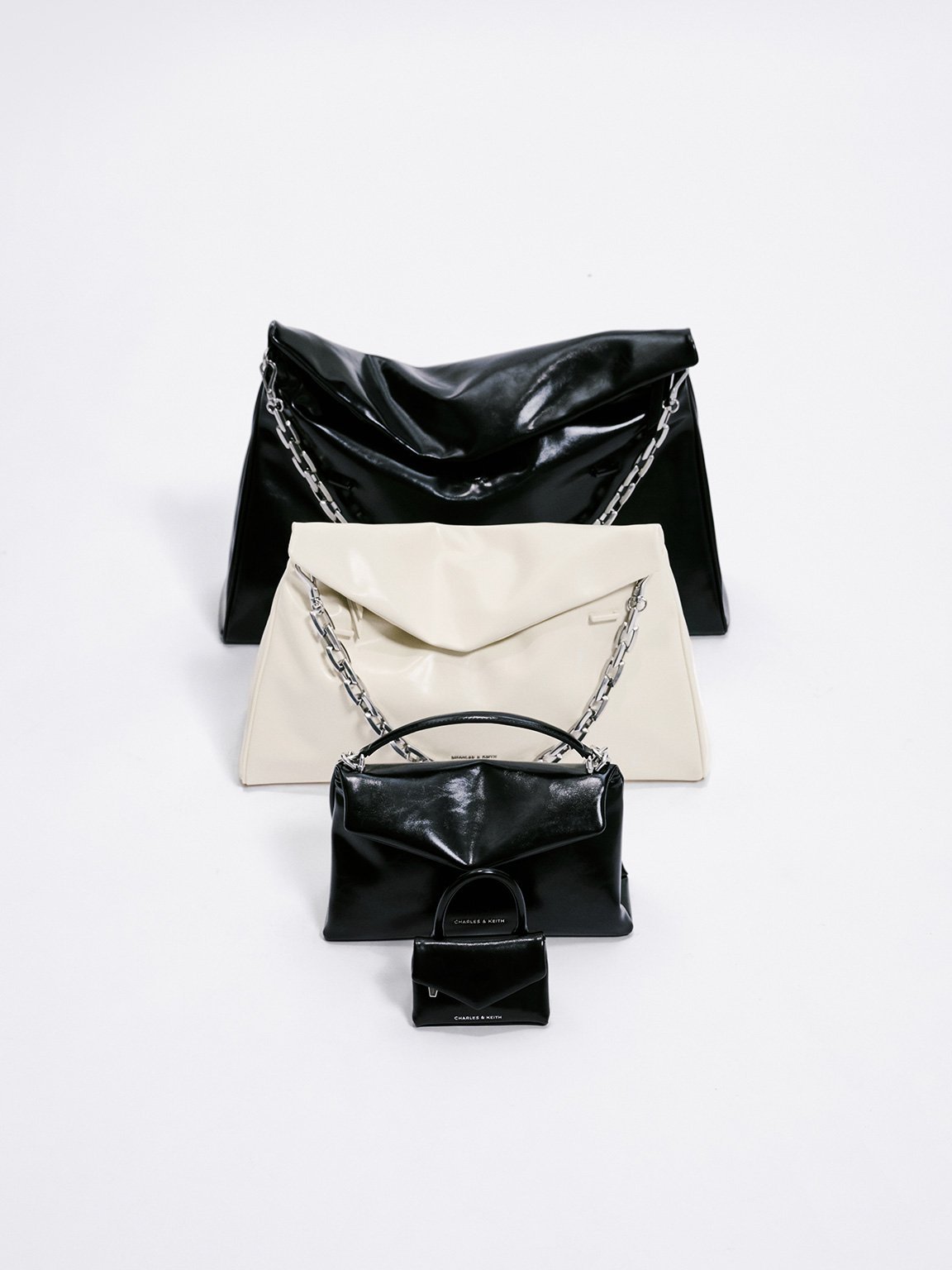 CHARLES & KEITH｜Andromeda アンドロメダ チェーンハンドルトラペーズ