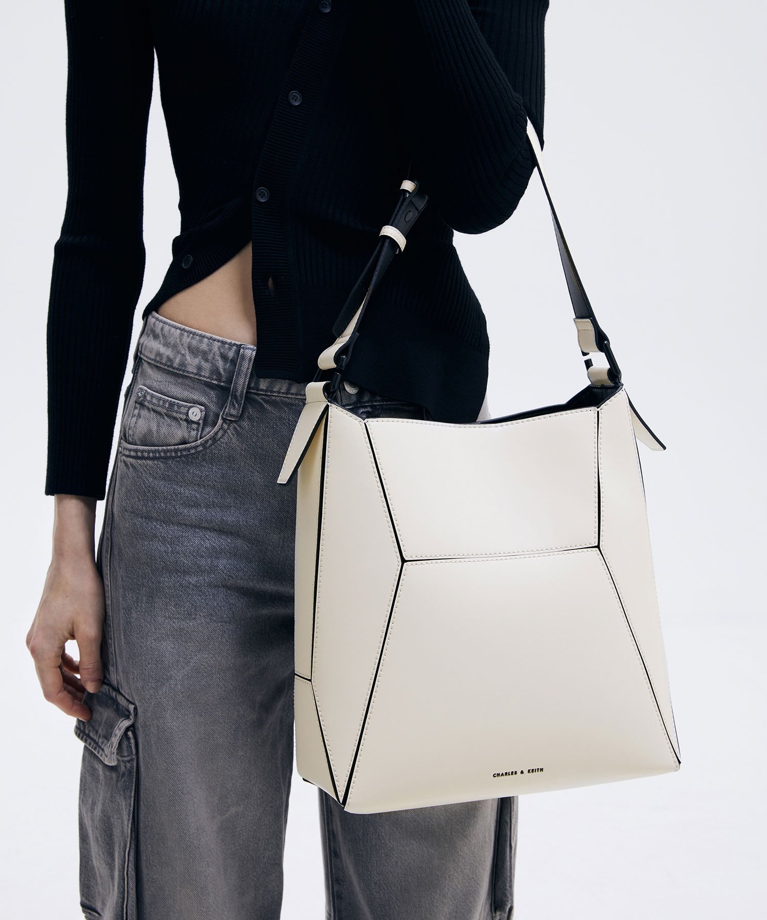 CHARLES & KEITH｜Nasrin ナスリン ジオメトリックトートバッグ