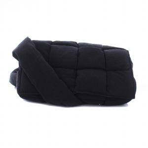 パデッド テック カセット ナイロン ショルダーバッグ ブラック 709055