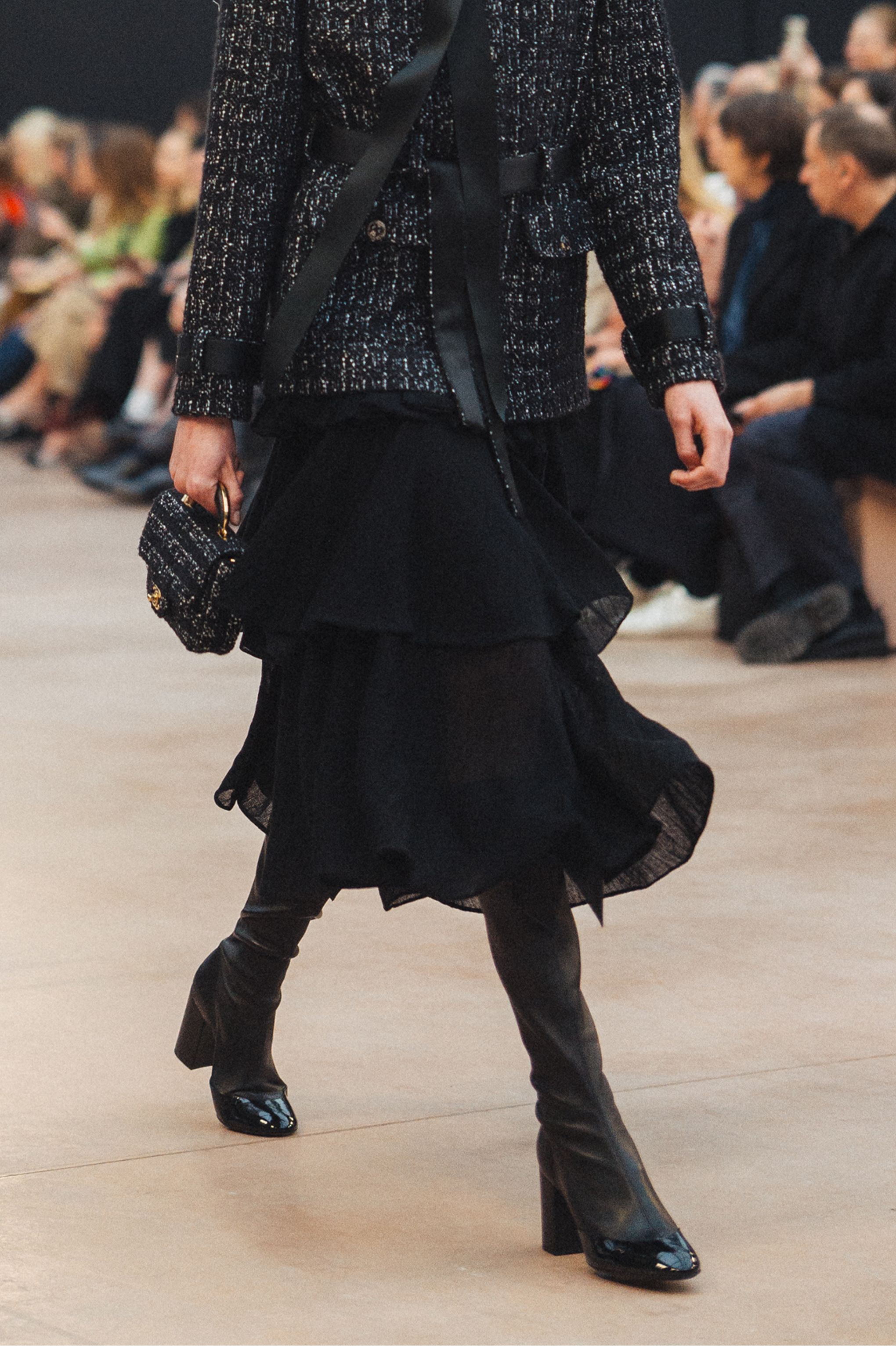 ミディ スカート - ウール、ブラック — ファッション | CHANEL シャネル