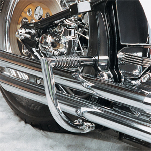 クローム・リアサドルバックガード - Harley Davidson | アンバーピース