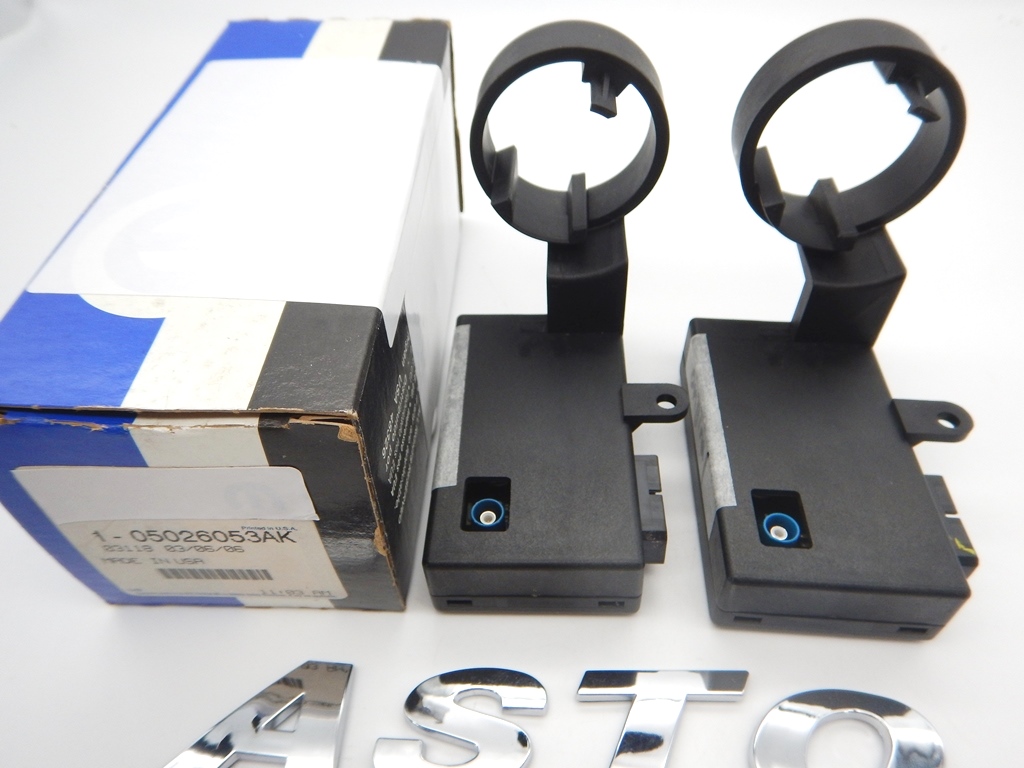 純正新品 クライスラー 300C WCM（ワイヤレス コントロール モジュール