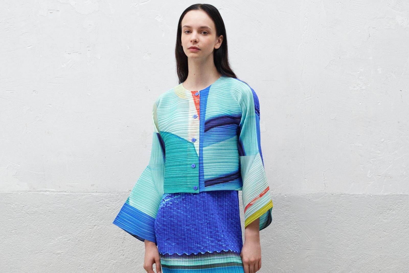 プリーツ プリーズ イッセイ ミヤケ“街の風景”柄ウェア、建築物