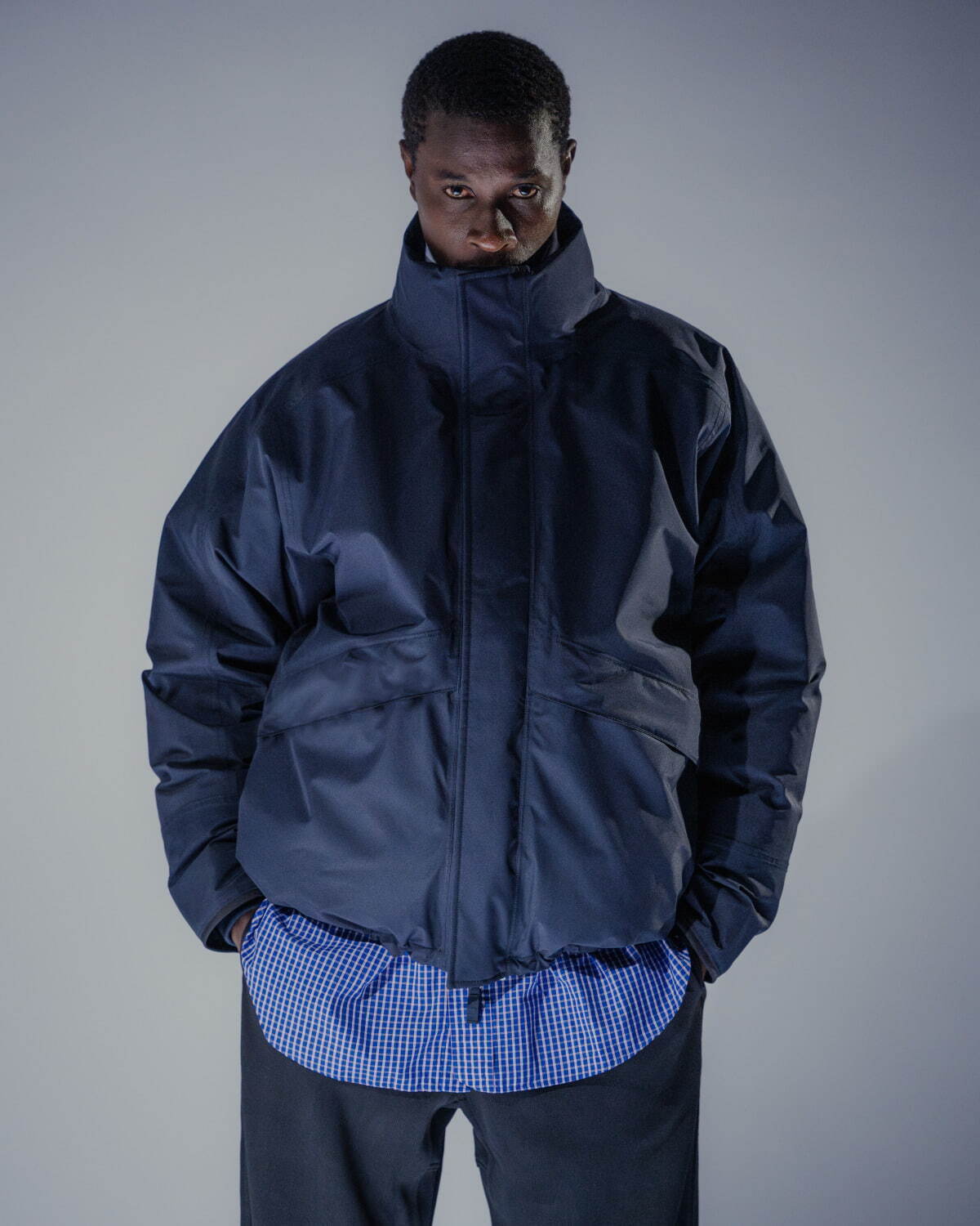 ナナミカとエディフィスのダウンジャケット、“ネイビーカラー”光電子