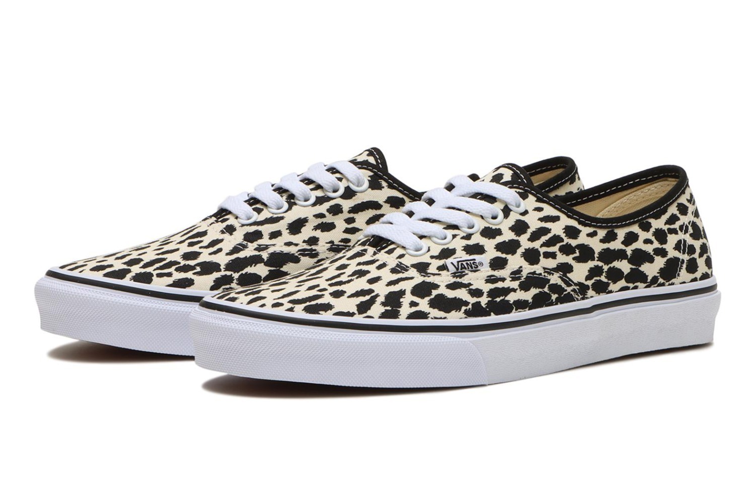 ワコマリア×VANSのスニーカー「V44 オーセンティック」レオパード柄