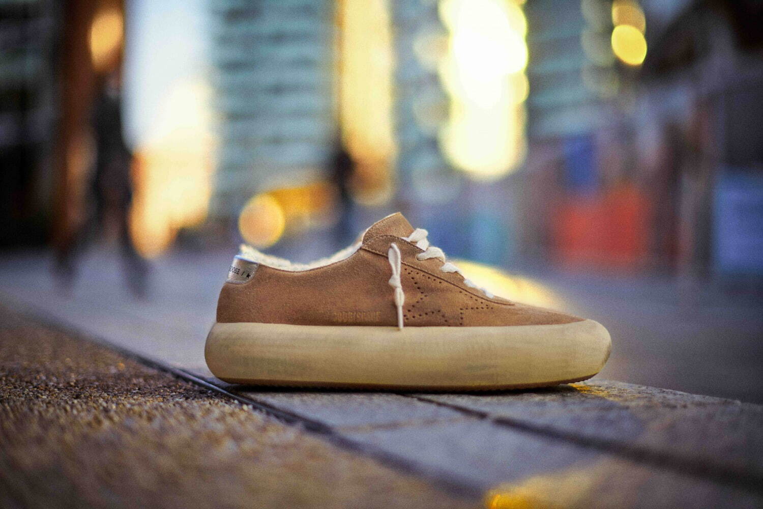 ゴールデン グースの新作スニーカー「スペース-スター」“あったかボア