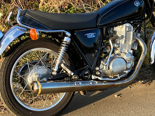 2017 SR400 (EBL-RH03J) POWERBOX サイレンサー［政府認証マフラー