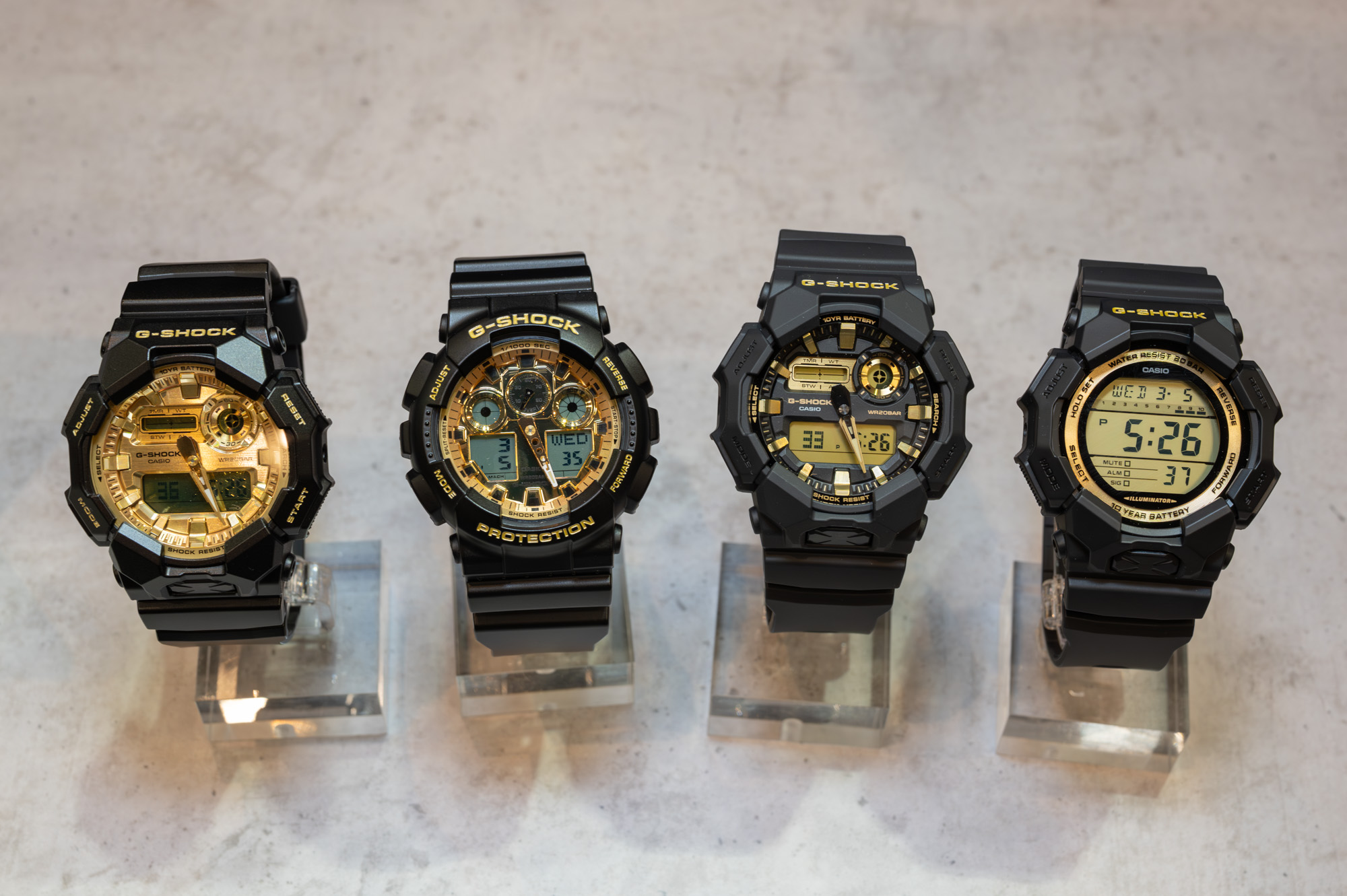 G-SHOCK、10年電池のブラック&ゴールド - Impress Watch