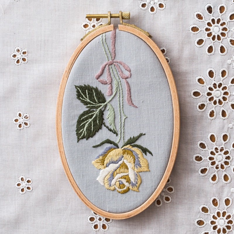 Rairai 蓬莱和歌子さんの花刺繍［薔薇のオーバルフープ］: キット