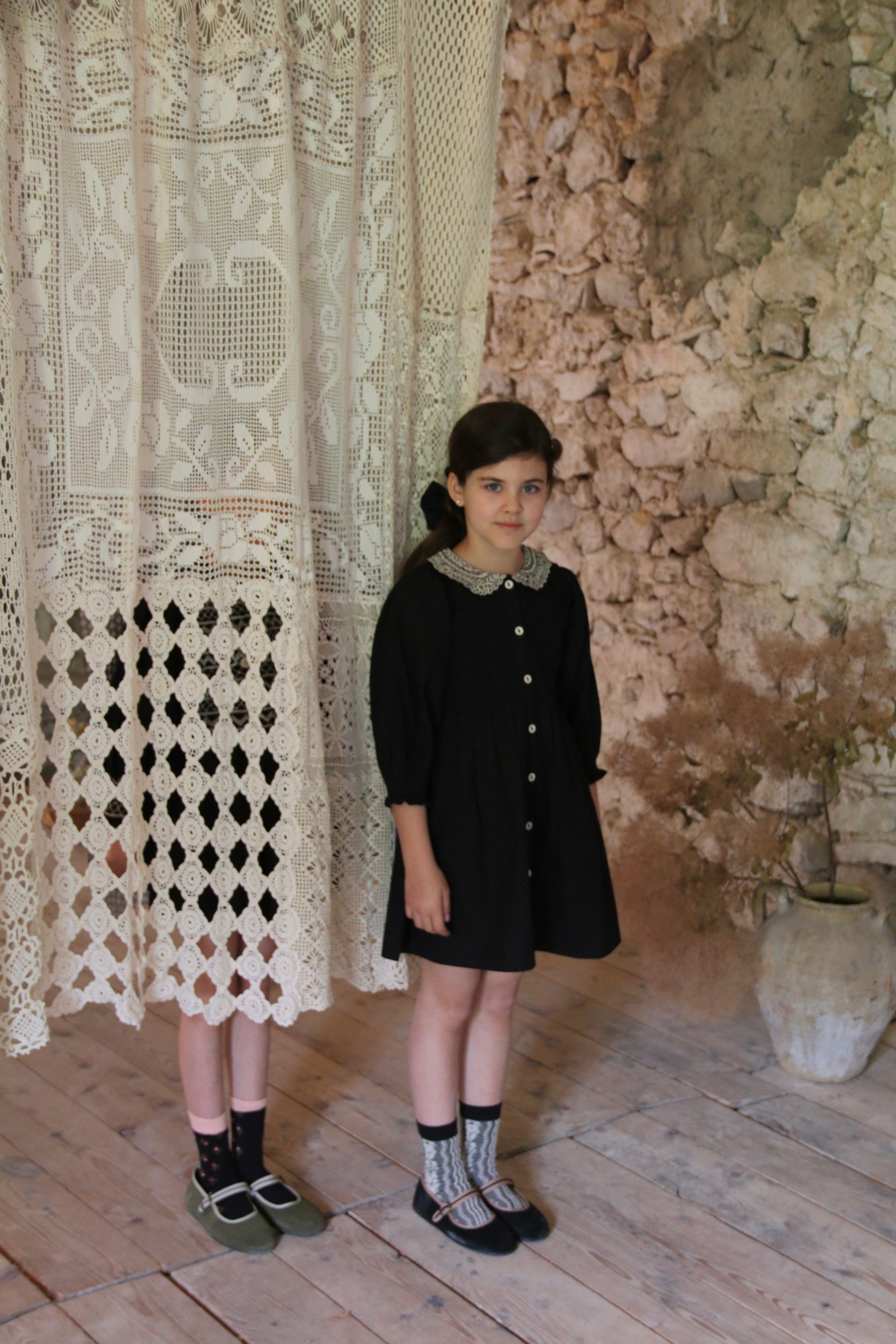 Bonjour Diary Tunique with Hair Clip, Black dot print – Tinyapple