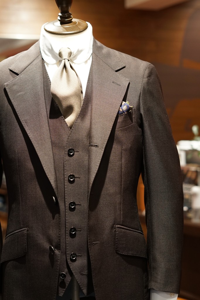 御幸毛織のモヘヤ混スーツがこの価格は破格です。 | ZERBINO BLOG