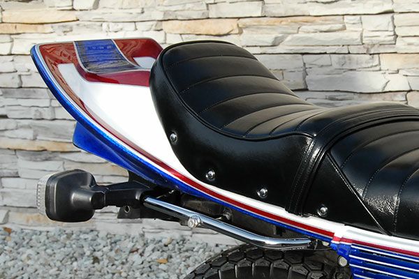 テールカウル | ゼットファーザーブラザーズ