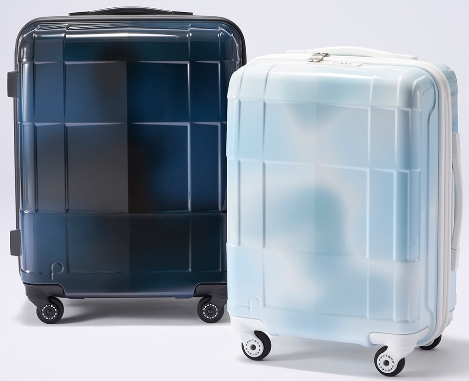エース、国産スーツケース「プロテカ」20周年記念モデル。北海道の空を