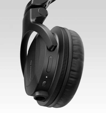 Pioneer DJ、プロ用レベルで着せ替え対応ヘッドフォン。無線モデルも