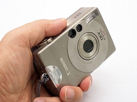 オールドデジカメの凱旋：キヤノンIXY DIGITAL（2000年発売