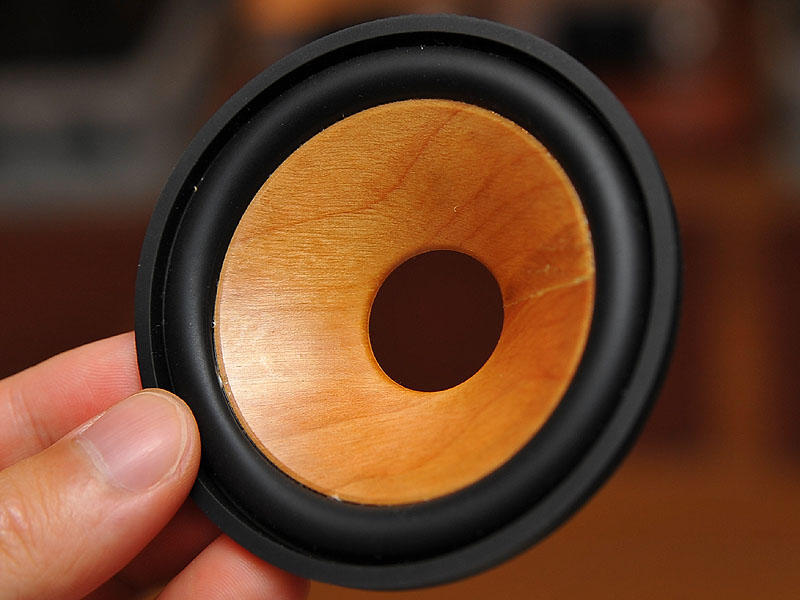 ビクター、“竹響板”を追加したウッドコーンコンポ