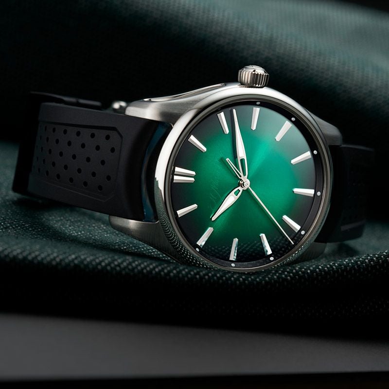H.Moser ＆ Cie. PIONEER CENTRE SECONDS COSMIC GREEN H.モーザー