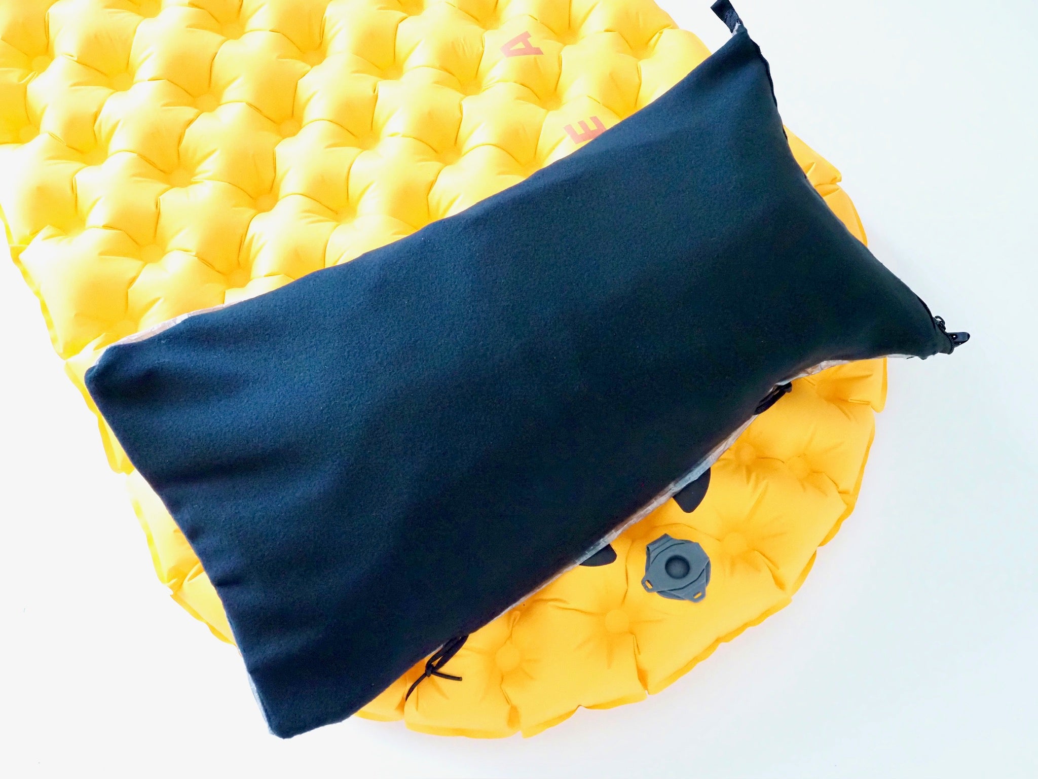 Zpacks / Medium-Plus Pillow（Pillow Attachment Cord 付き） – Big