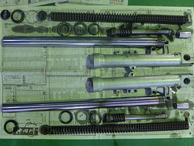 カワサキ GPZ900R フロントフォークOH、水漏れ修理 | 埼玉県