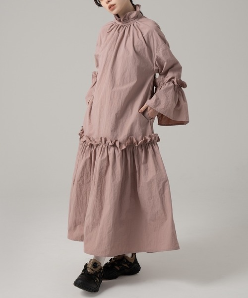 PERNA（ペルナ）の「スタンドカラー フリル袖ワンピース（ワンピース