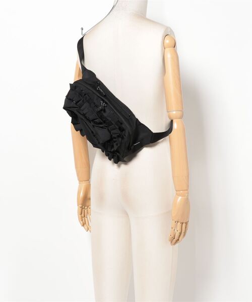 gomme（ゴム）の「フリルデコボディーバッグ（ボディバッグ/ウエスト