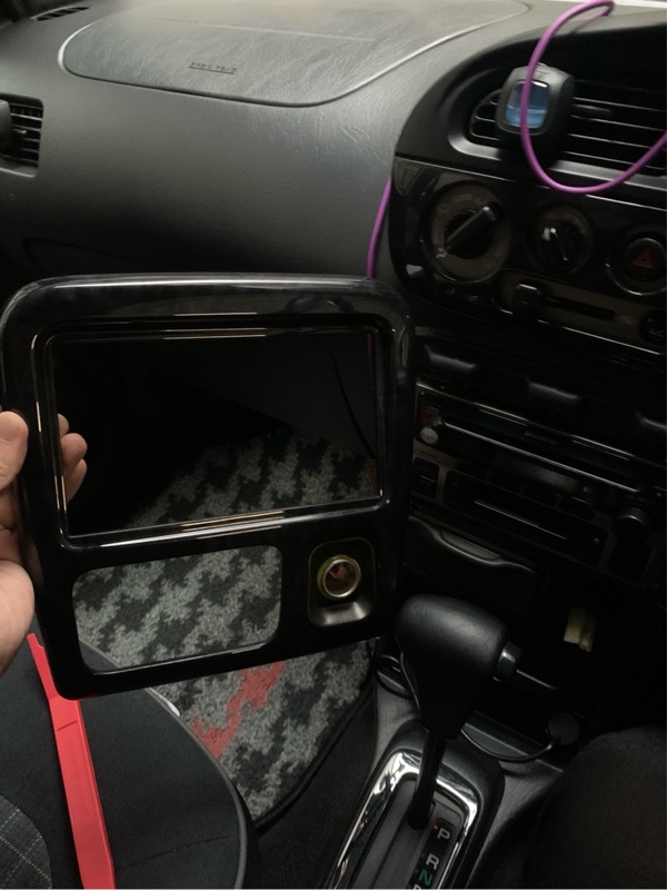 シガーソケットの修理、灰皿清掃（ダイハツ ミラジーノ・L700/710系