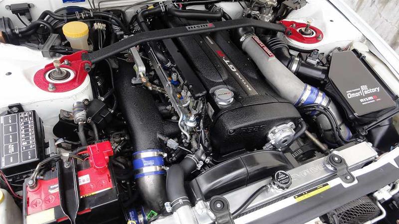 黒の結晶塗装 ～ RB26エンジンカバー ～（日産 スカイラインGT‐R