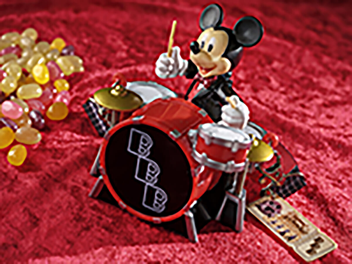 ドラムを叩くミッキー！東京ディズニーシー「We Love ビッグバンド