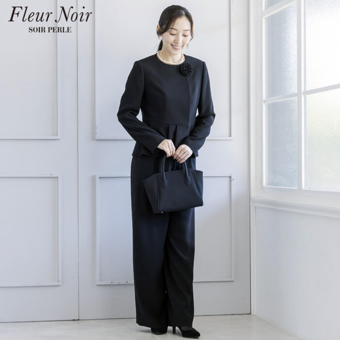 エレガントなパンツスーツ 11号・ブラック｜東京ソワールオンライン