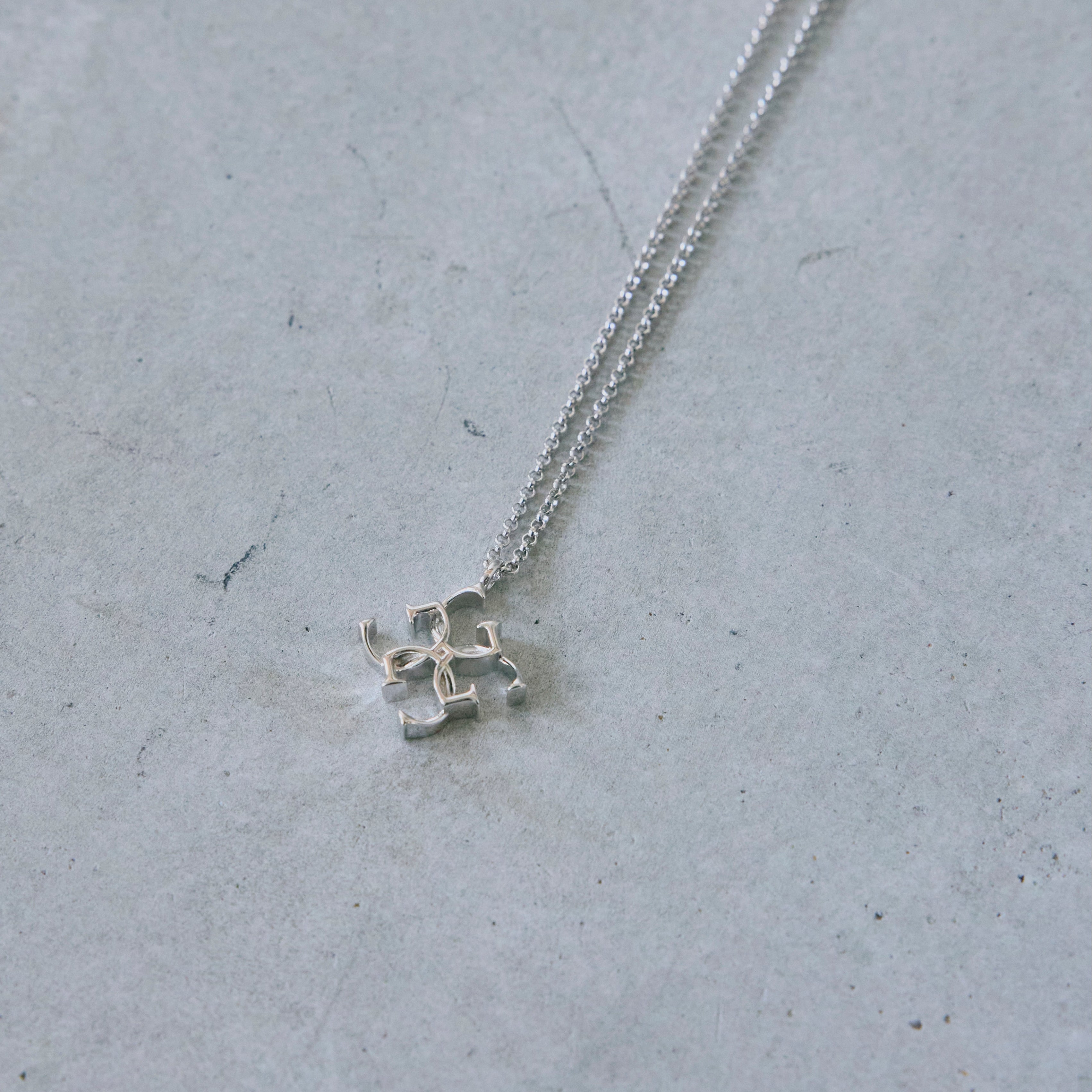 Cross logo necklace – GRAiL