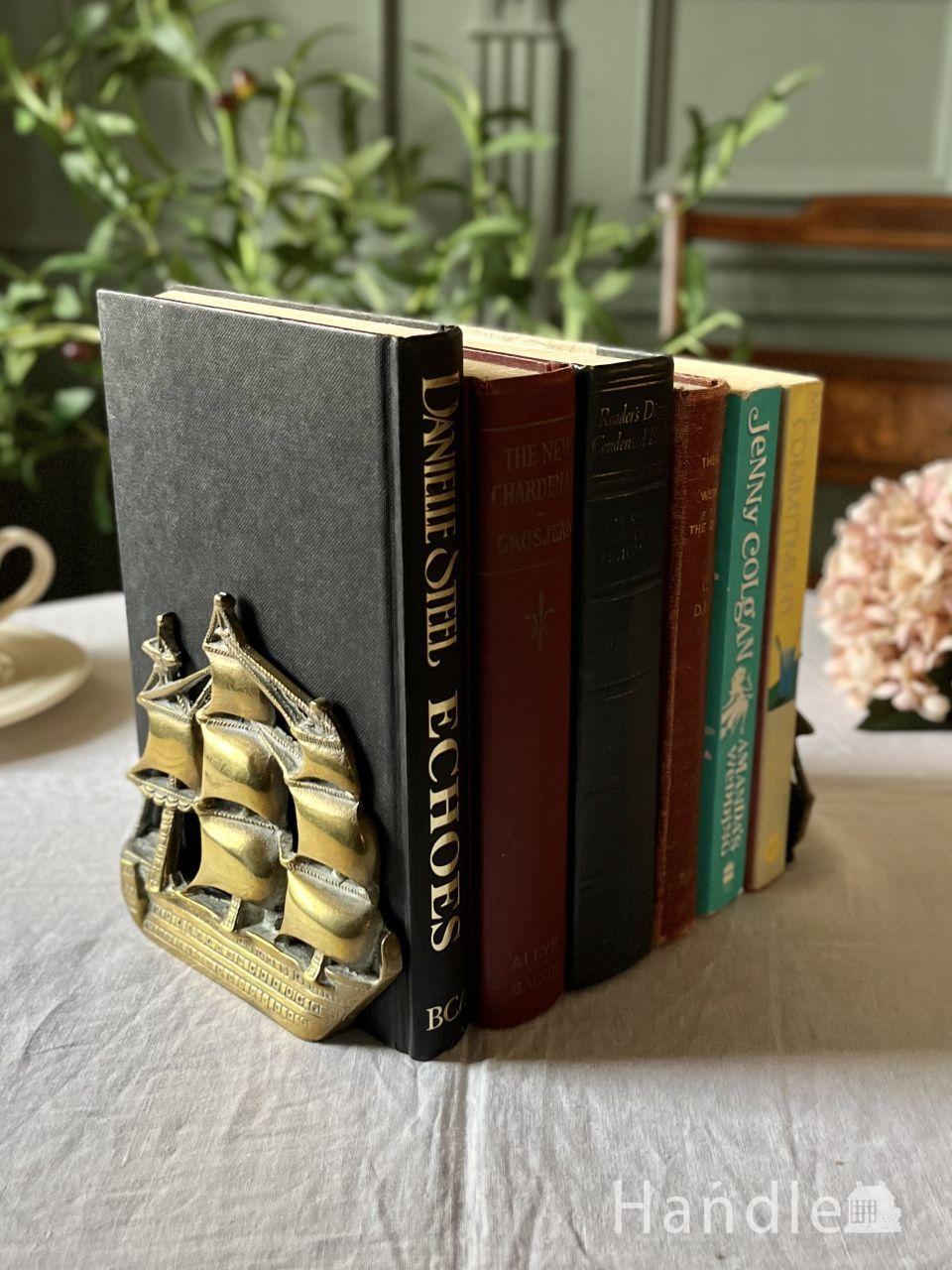 フランスで見つけた傘立て、傘の形をしたアンティークのアンブレラ