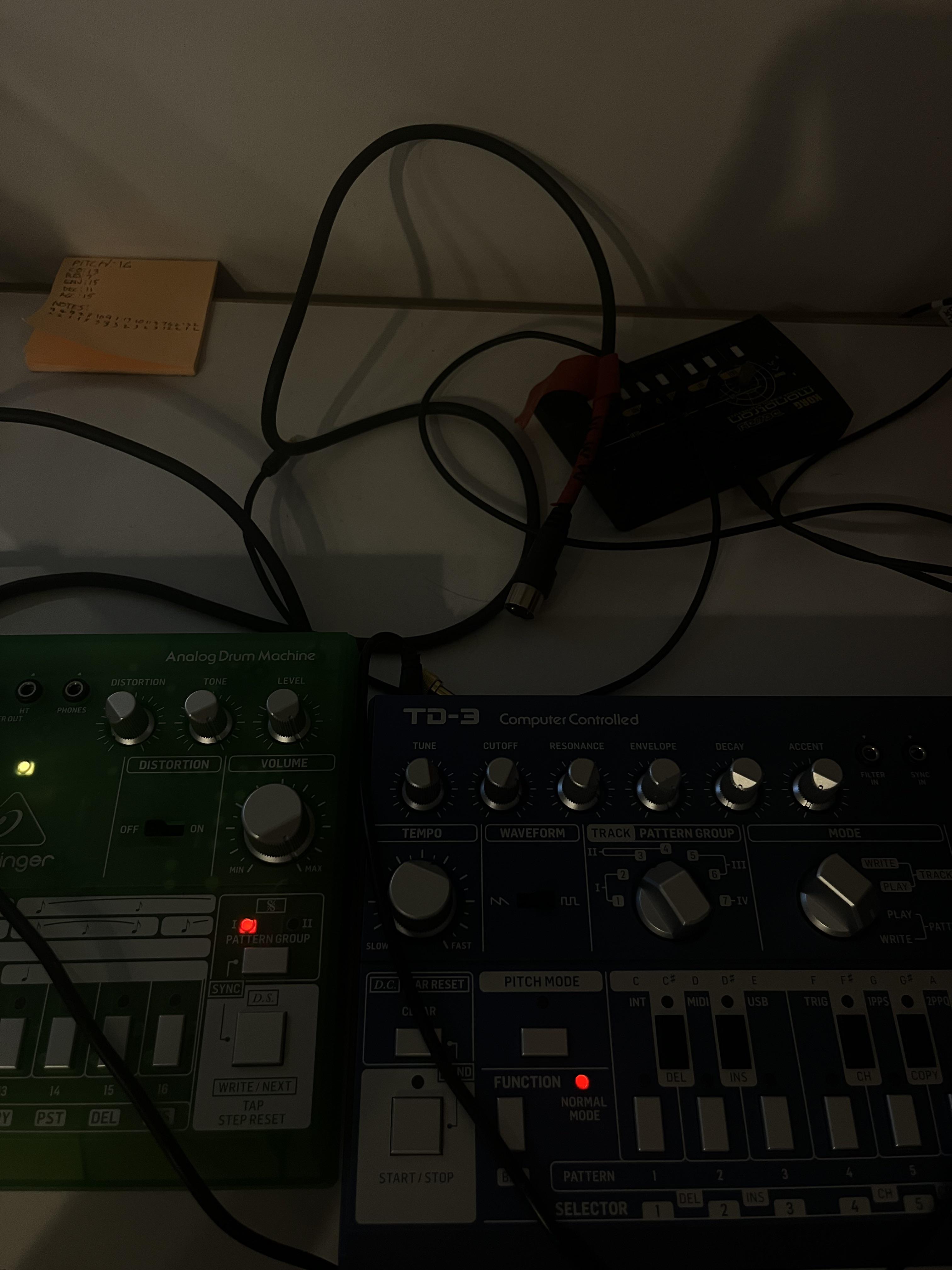 how do I sync together my behringer rd-6 with my behringer td-3