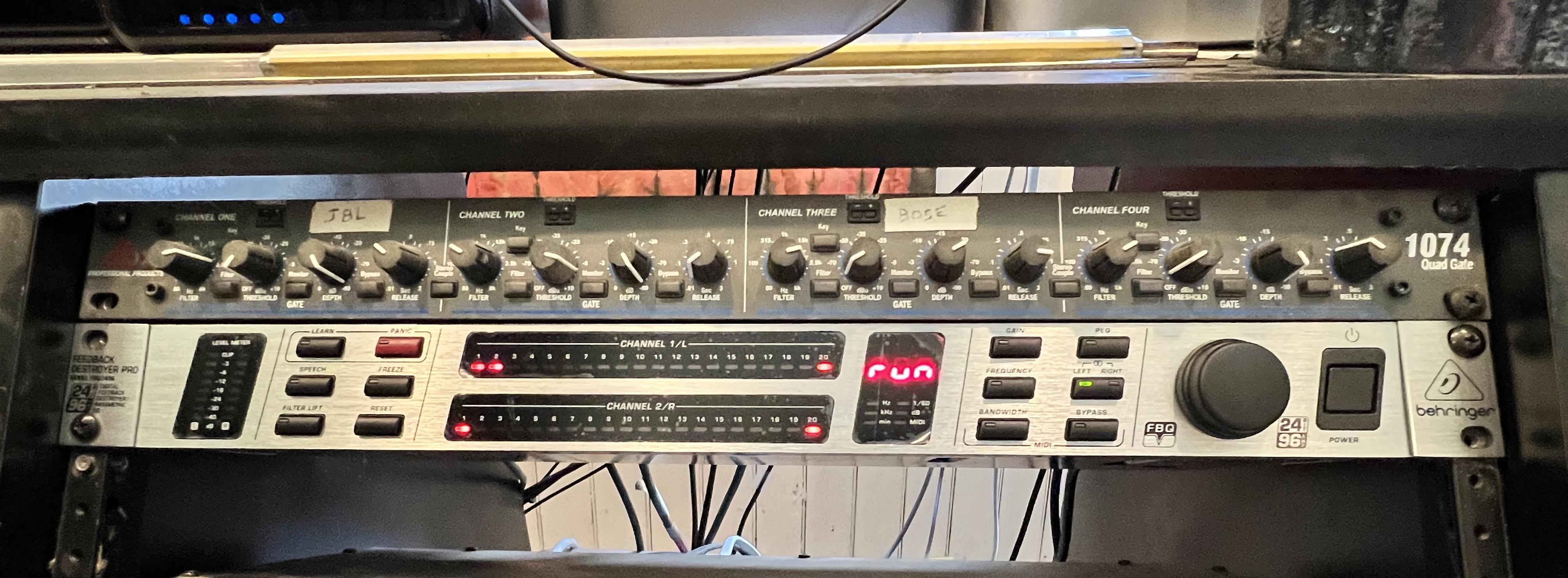 誰か Behringer Feedback Destroyer PRO FBQ2496 使ったことある人いる