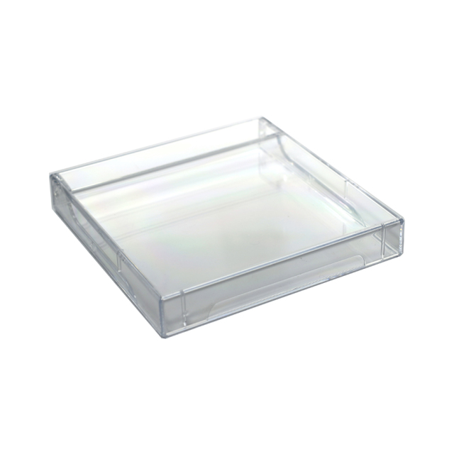 フロッピーディスクを3枚収納可能なケース。透明