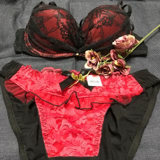 aimer feel（ブラ&ショーツセット）のフリマアイテム一覧