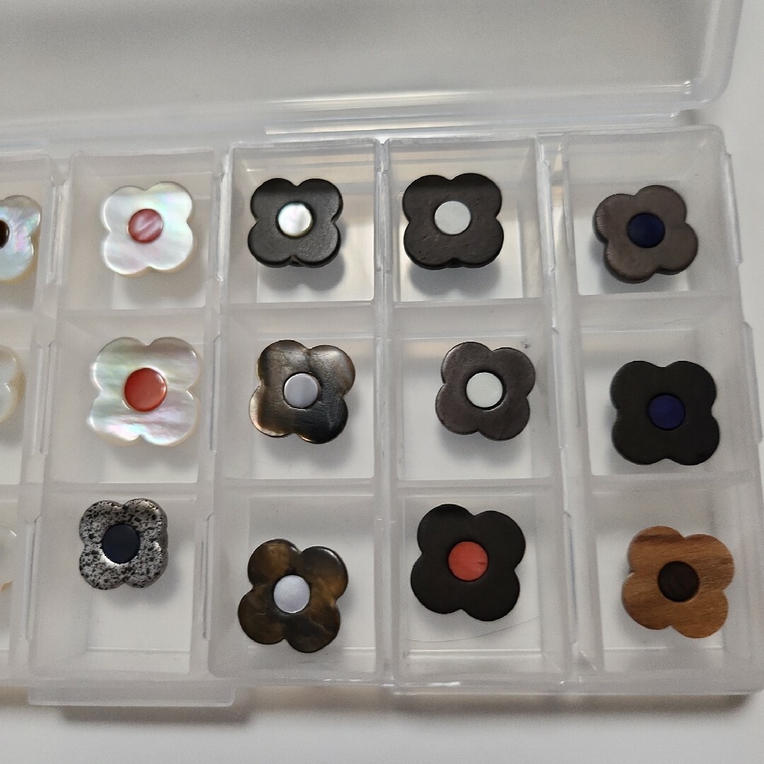 LARDINI - 希少品【LARDINI/ラルディーニ】ブートニエール21個の通販