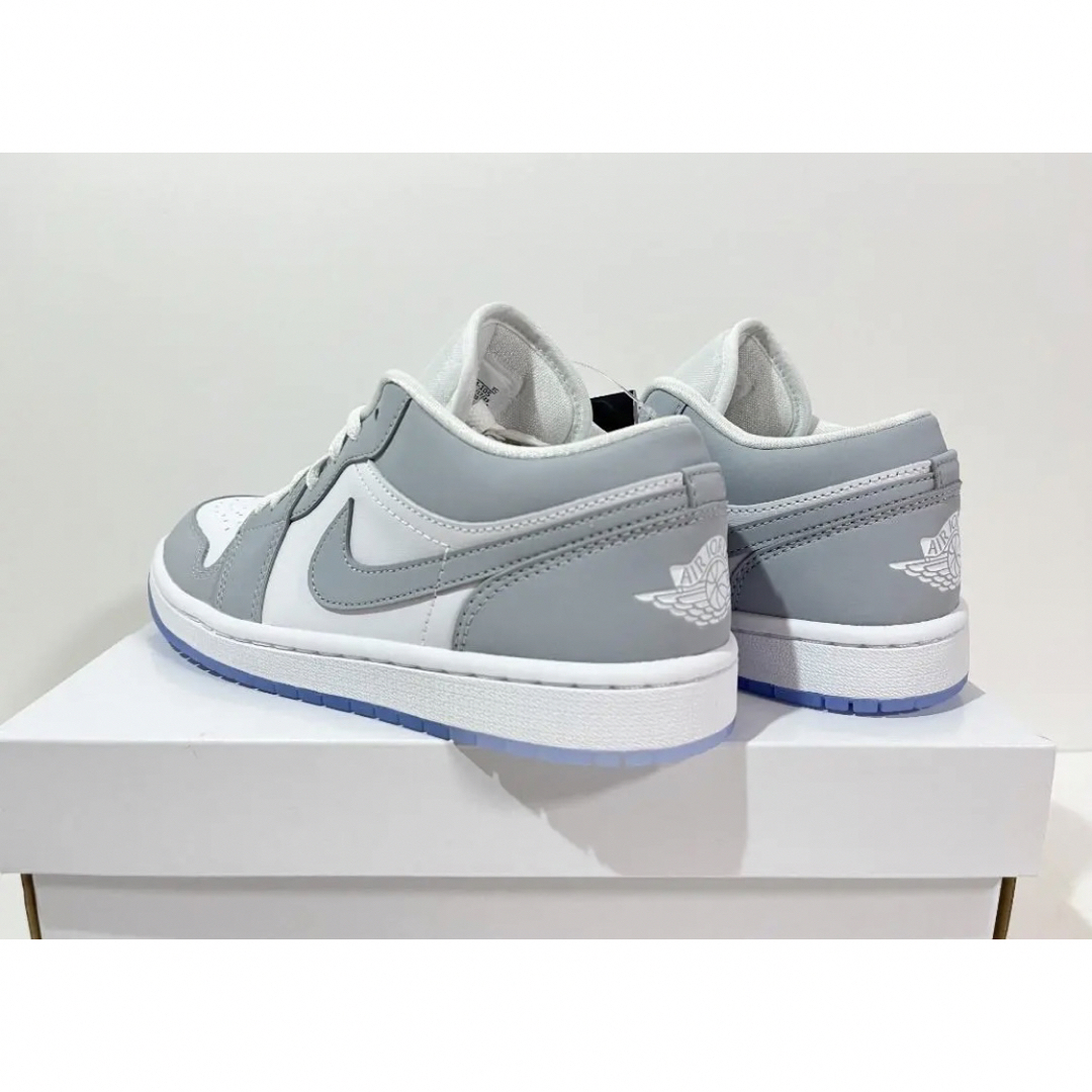 Jordan Brand（NIKE） - 【新品】27.5cm NIKE WMNS AIRJORDAN1 ウルフ