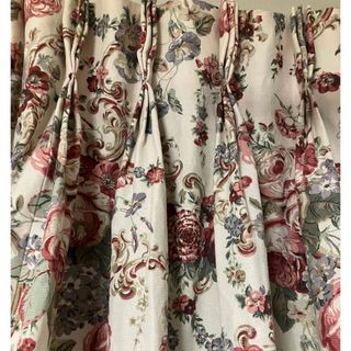 LAURA ASHLEY（カーテン）のフリマアイテム一覧